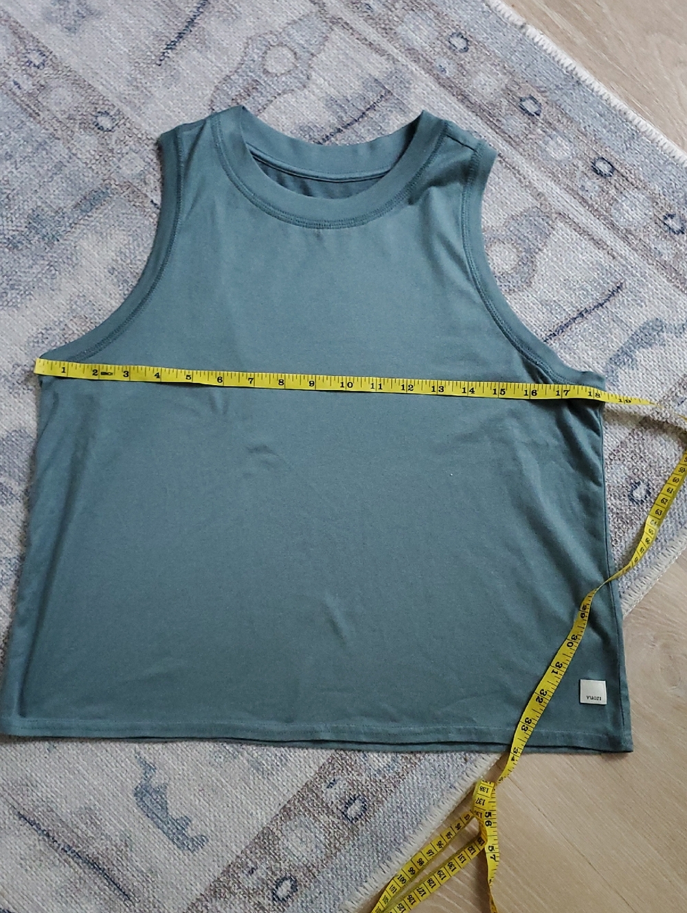 Vuori Energy Tank Top Shirt Green Performance Athleisure SzM - Picture 7 of 7